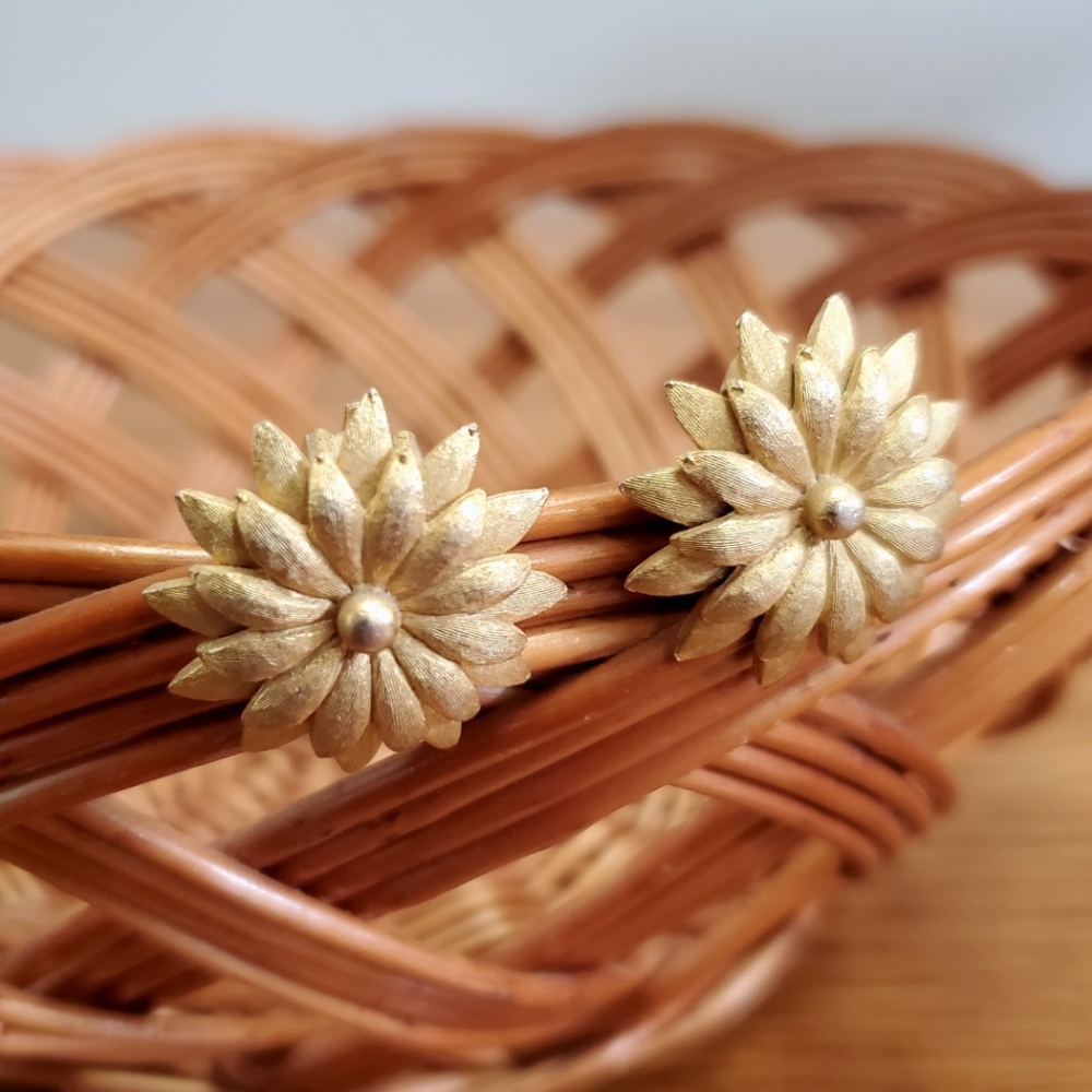 Vintage Kramer Gold Tone Flower Clip-On Earrings
